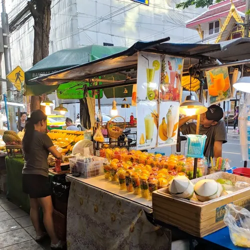 Ảnh thumbnail trip - Lịch trình Gần công viên Lumpini có gì zui? 🌳 DU LỊCH THÁI LAN 📸 Vui chơi, chụp ảnh, mua sắm